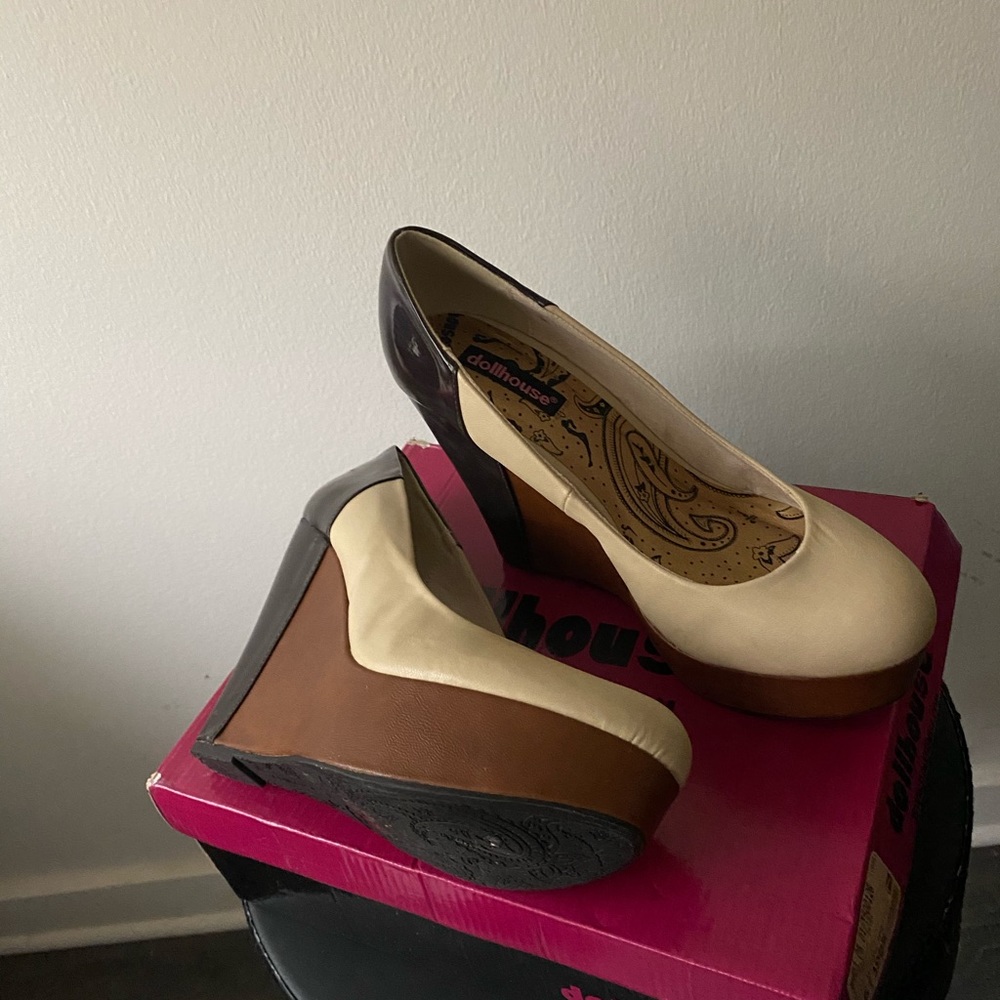 Shoes - Picture 3 of 3